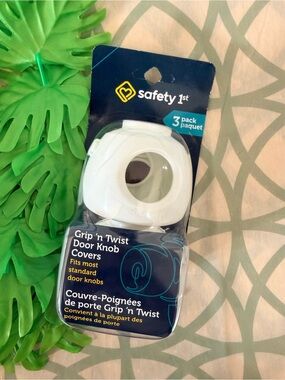 4/$25 • Safety 1st White Grip 'n Twist Door Knob Covers 3 Pack